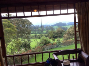  Hacienda La Alegria  Кито